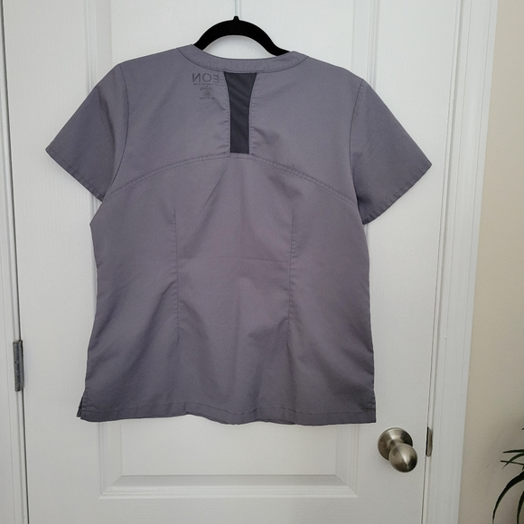 EON Scrub Set - Picture 3 of 5